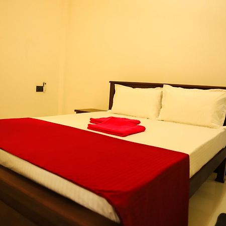 One 8 Mirissa Apartment ภายนอก รูปภาพ
