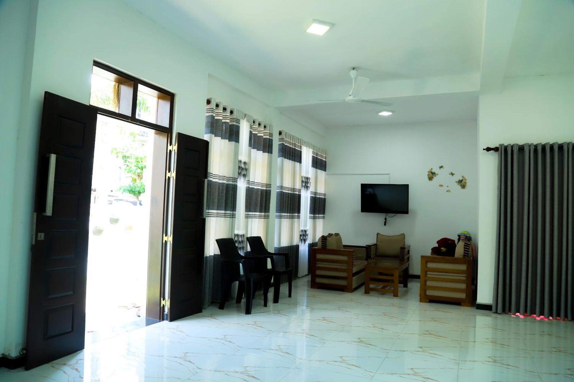 One 8 Mirissa Apartment ภายนอก รูปภาพ